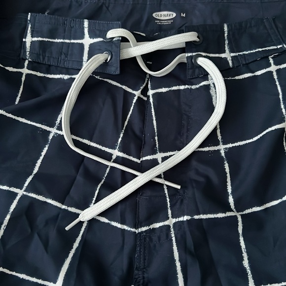 Men’s Navy Blue Old Navy Shorts (M) - Picture 3 of 5